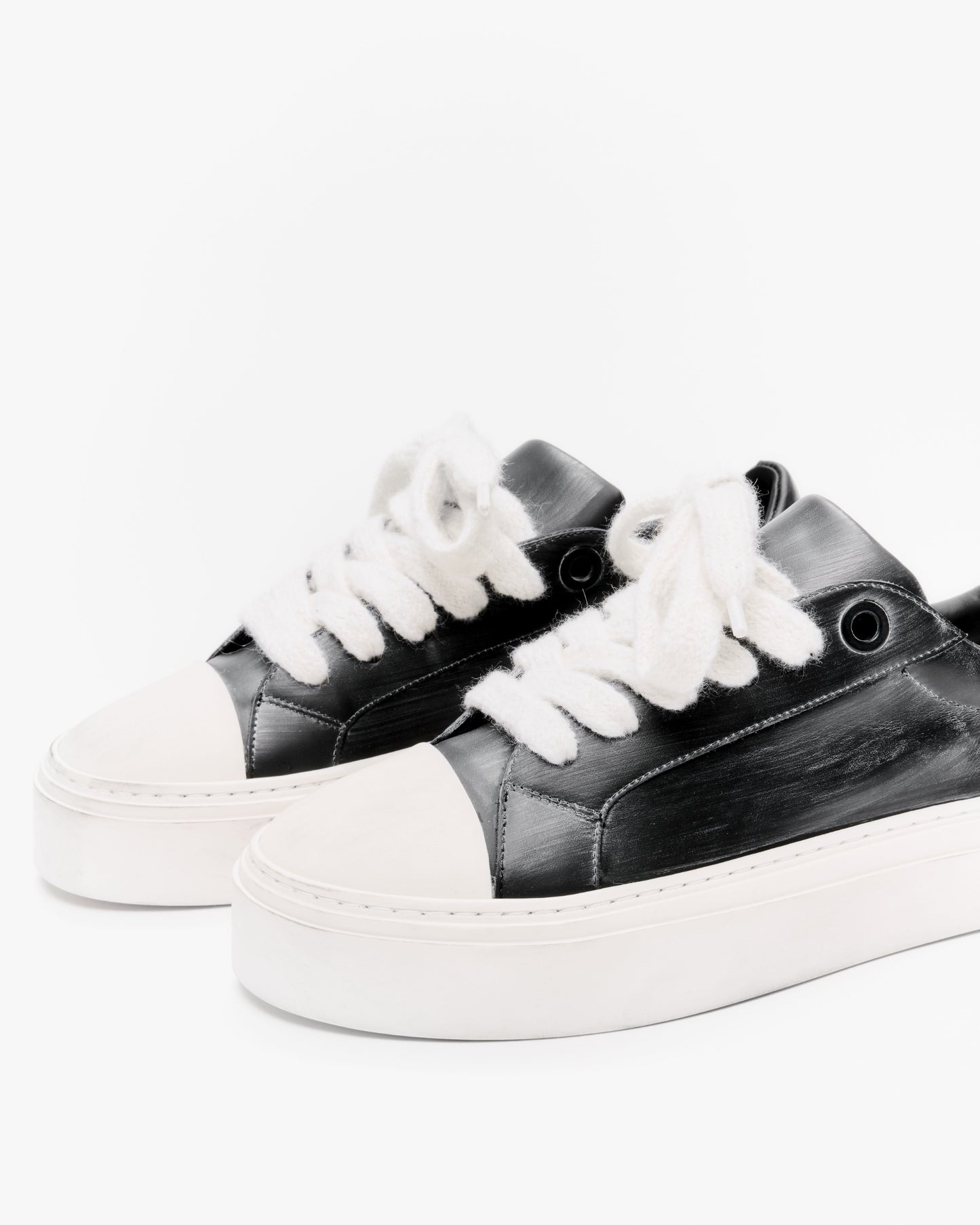 THE WILSON COURT SNEAKER