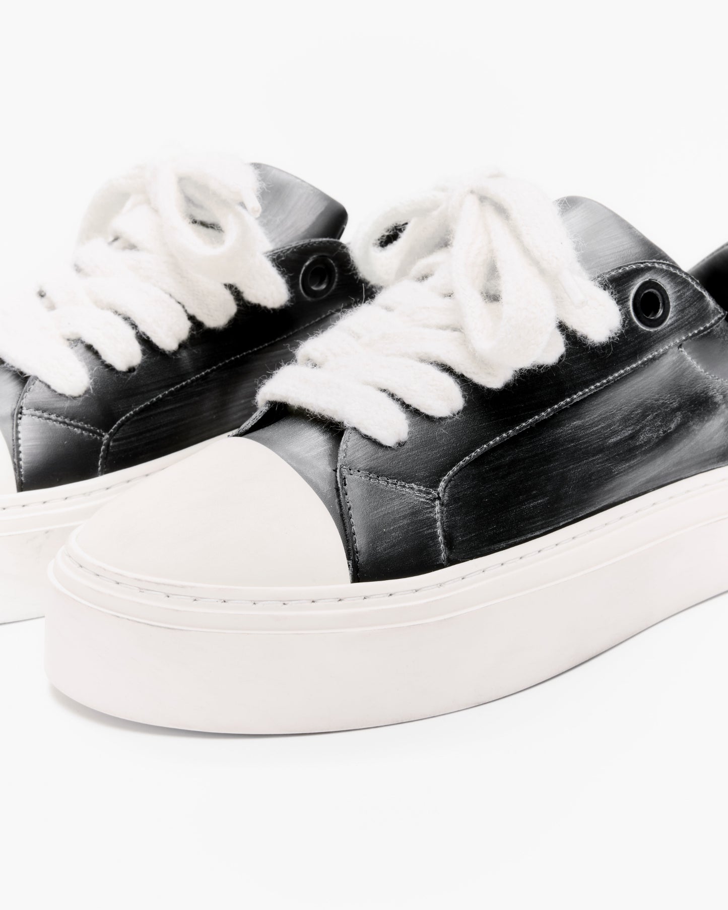 THE WILSON COURT SNEAKER